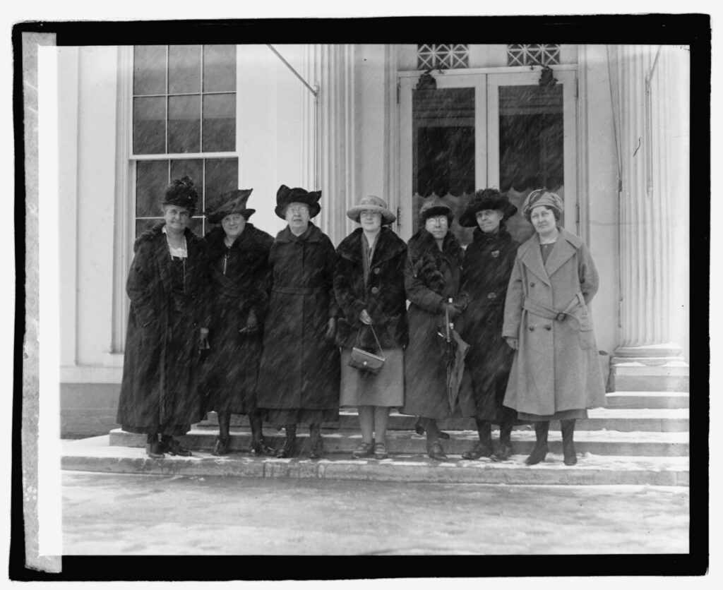 Title: Nat. Women's Trade Union League, 3/1/22 Abstract/medium: National Photo Company Collection (Library of Congress) Physical description: 1 negative :