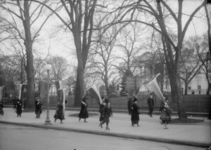 WOMAN SUFFRAGE PICKETS AT WHITE HOUSE 07351v.jpg